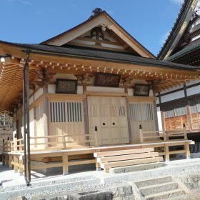 寺院お堂（新栄堂）