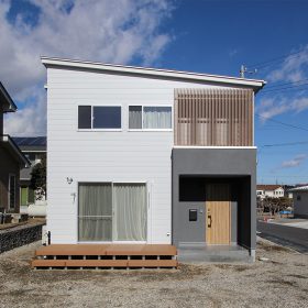 愛猫と住まう八ヶ岳の麓の家