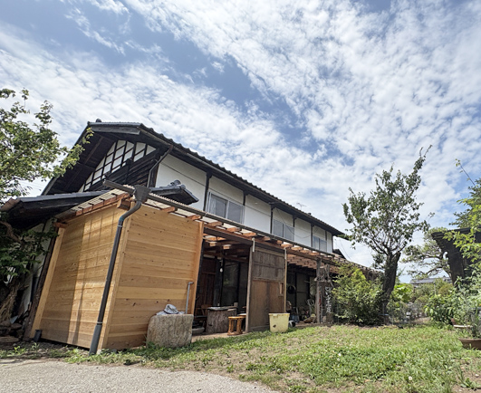 土足のまま立ち寄れるお茶処