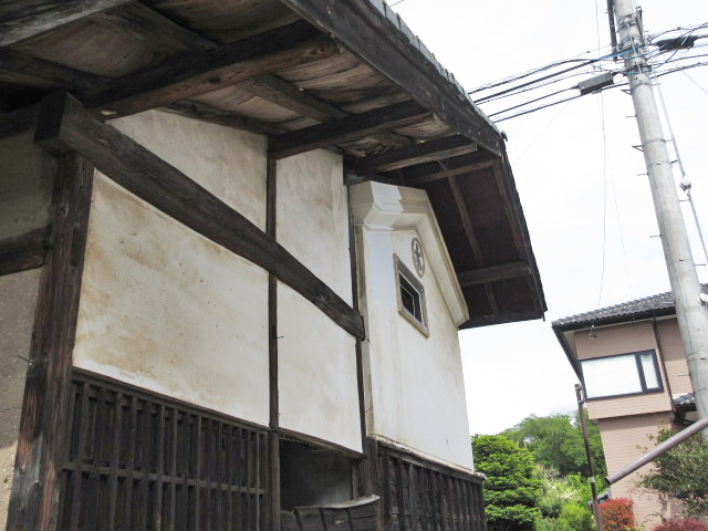 土蔵の外壁・土壁の修繕工事